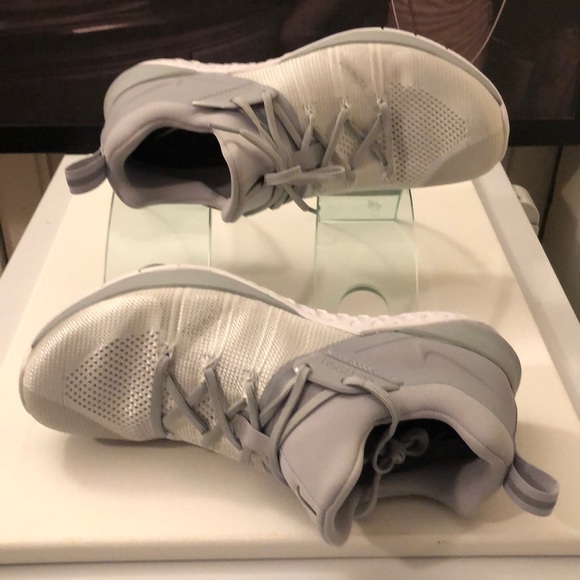 GREY & WHITE NIKE METCON FLYKNIT 3 - Picture 7 of 10